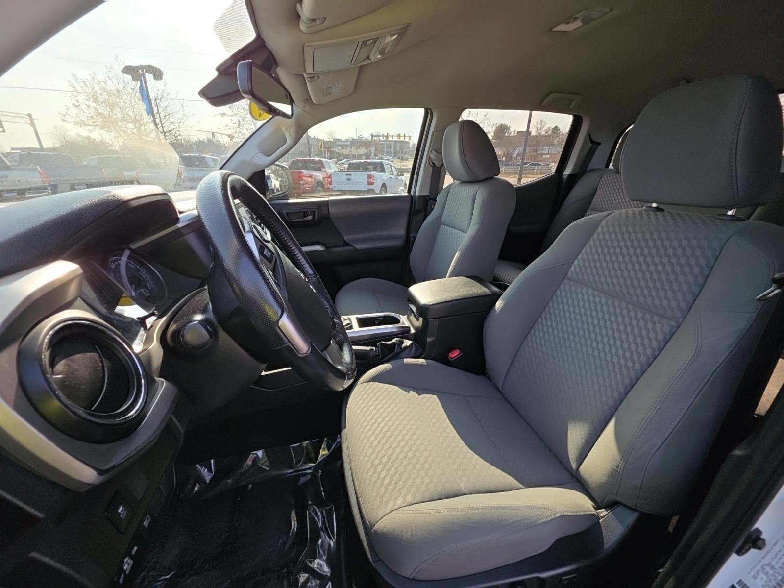 2022 Toyota Tacoma SR5 AWD