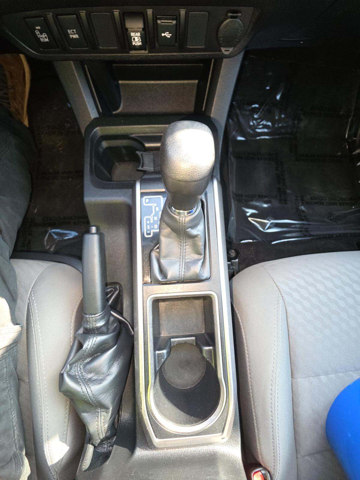 2022 Toyota Tacoma SR5 AWD