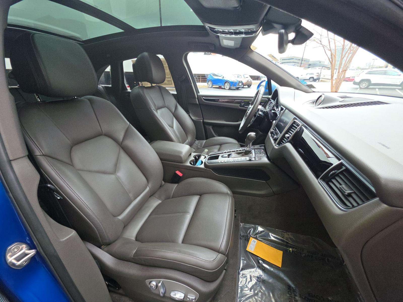 2018 Porsche Macan Base AWD