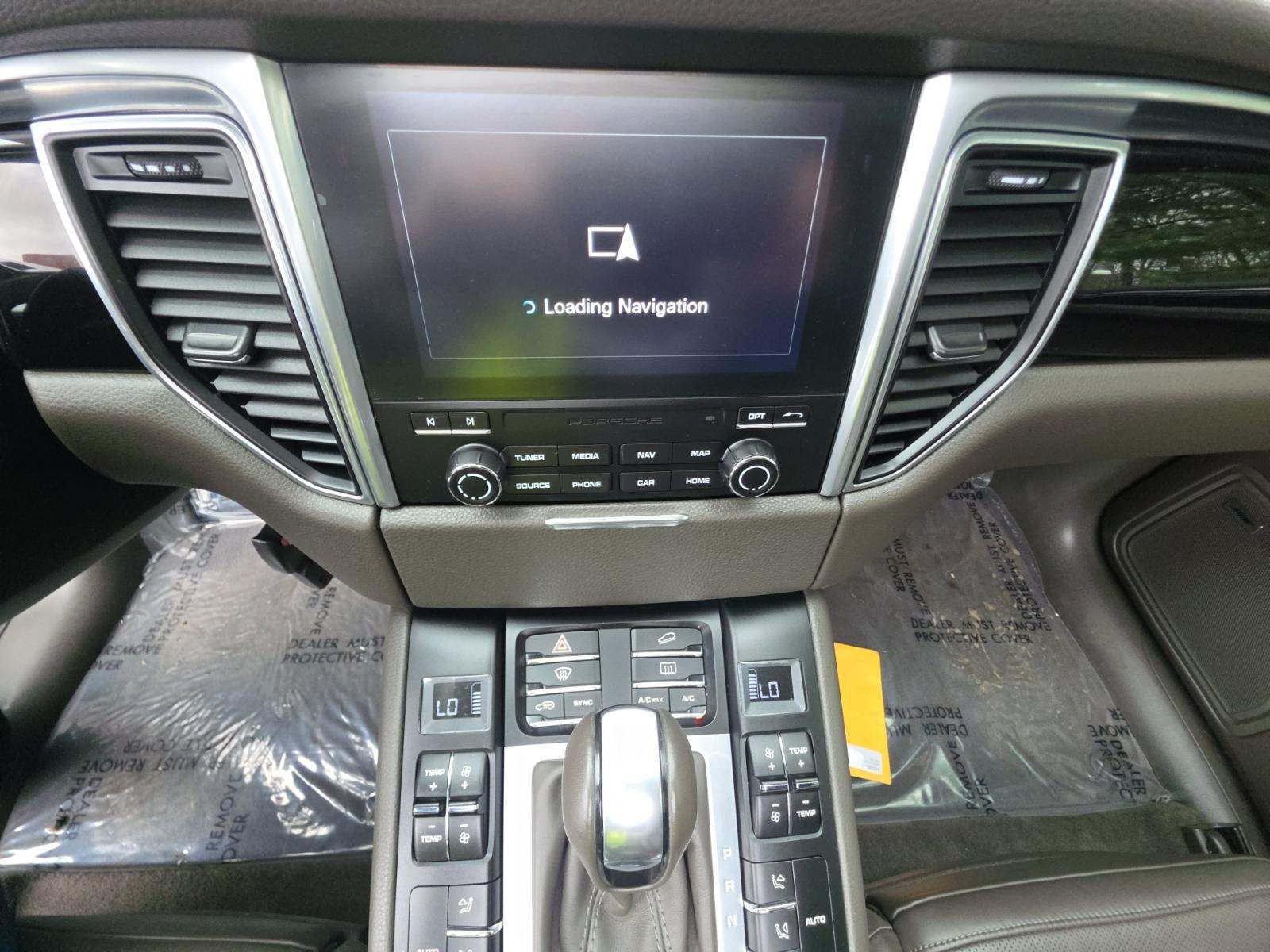 2018 Porsche Macan Base AWD