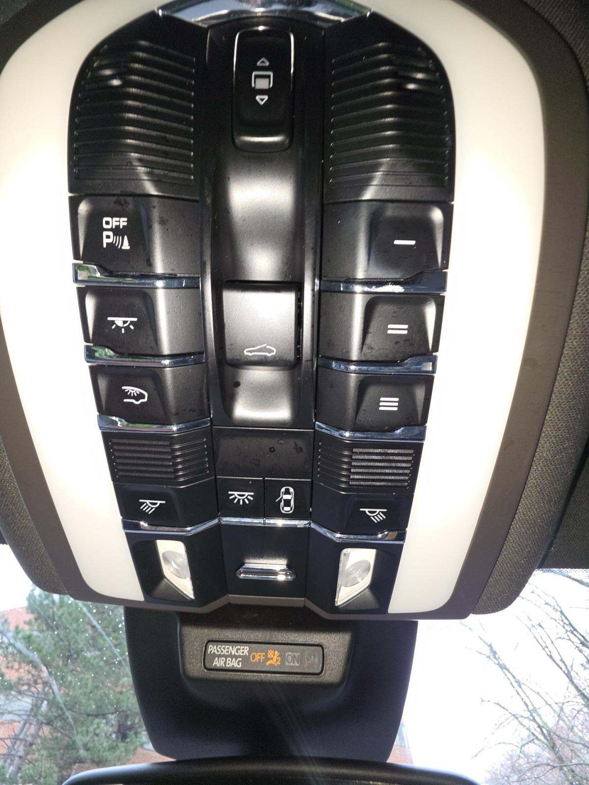 2018 Porsche Macan Base AWD