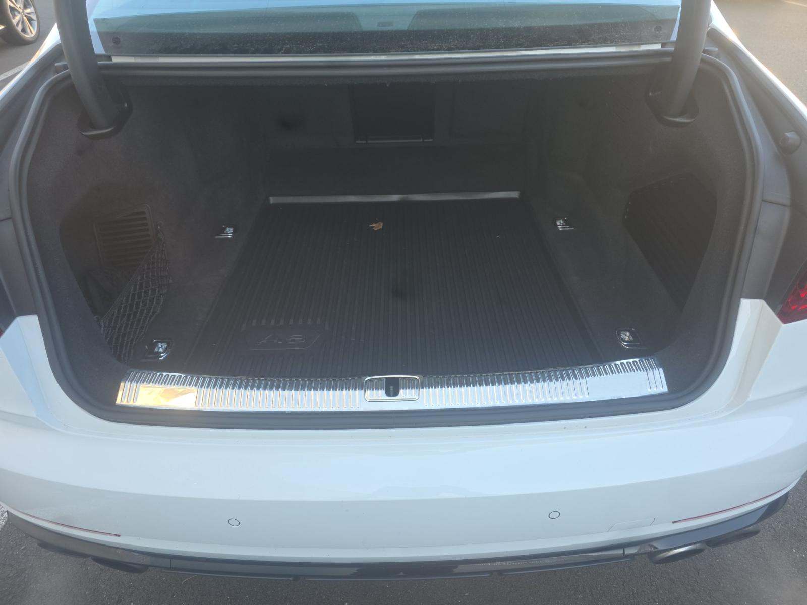 2022 Audi S8 Base AWD