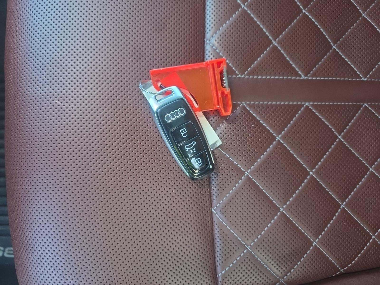 2022 Audi S8 Base AWD