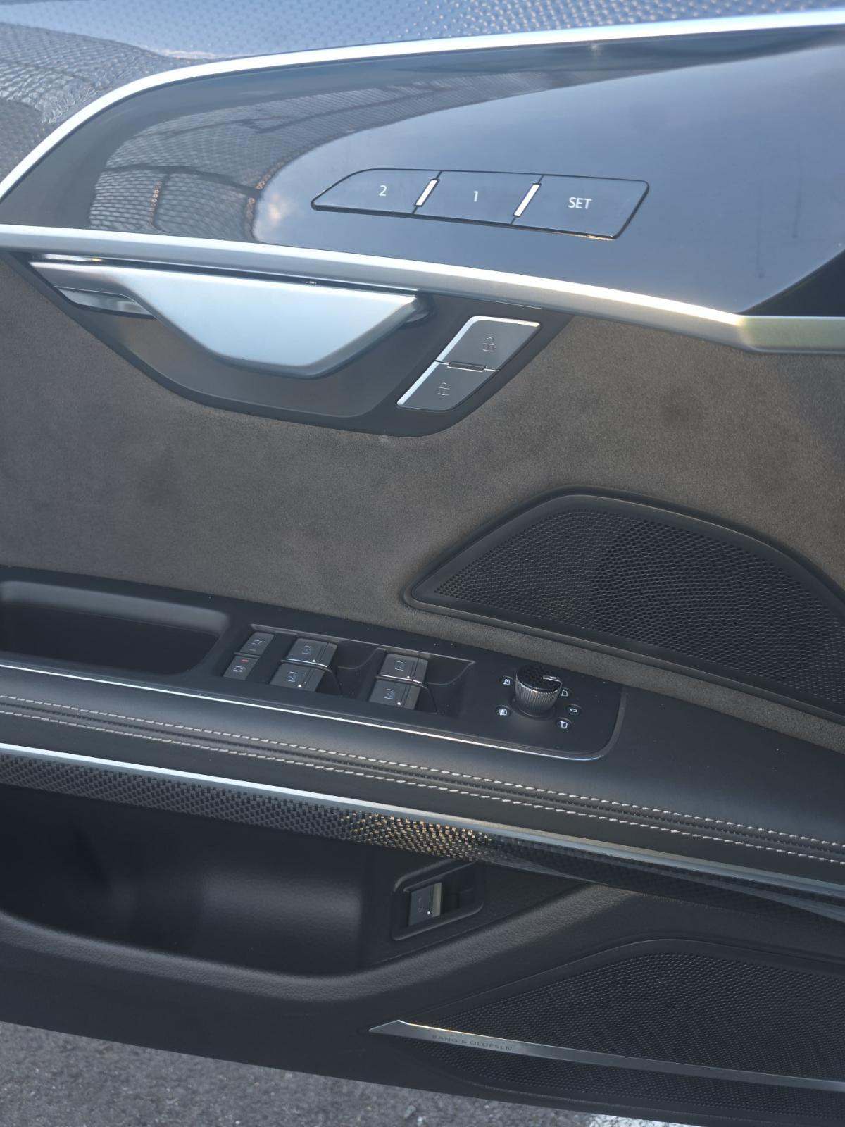 2022 Audi S8 Base AWD