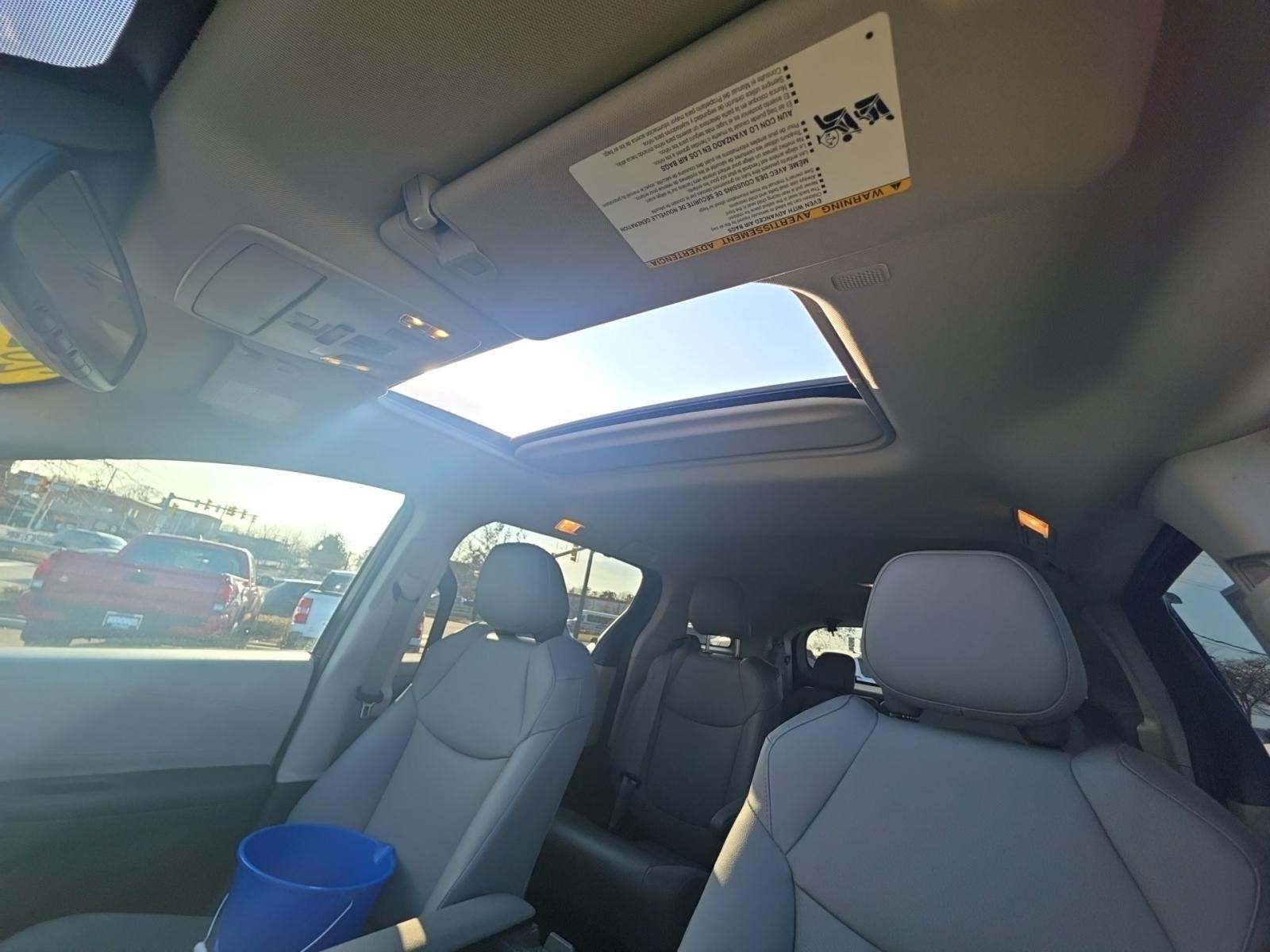 2023 Toyota Sienna XLE FWD