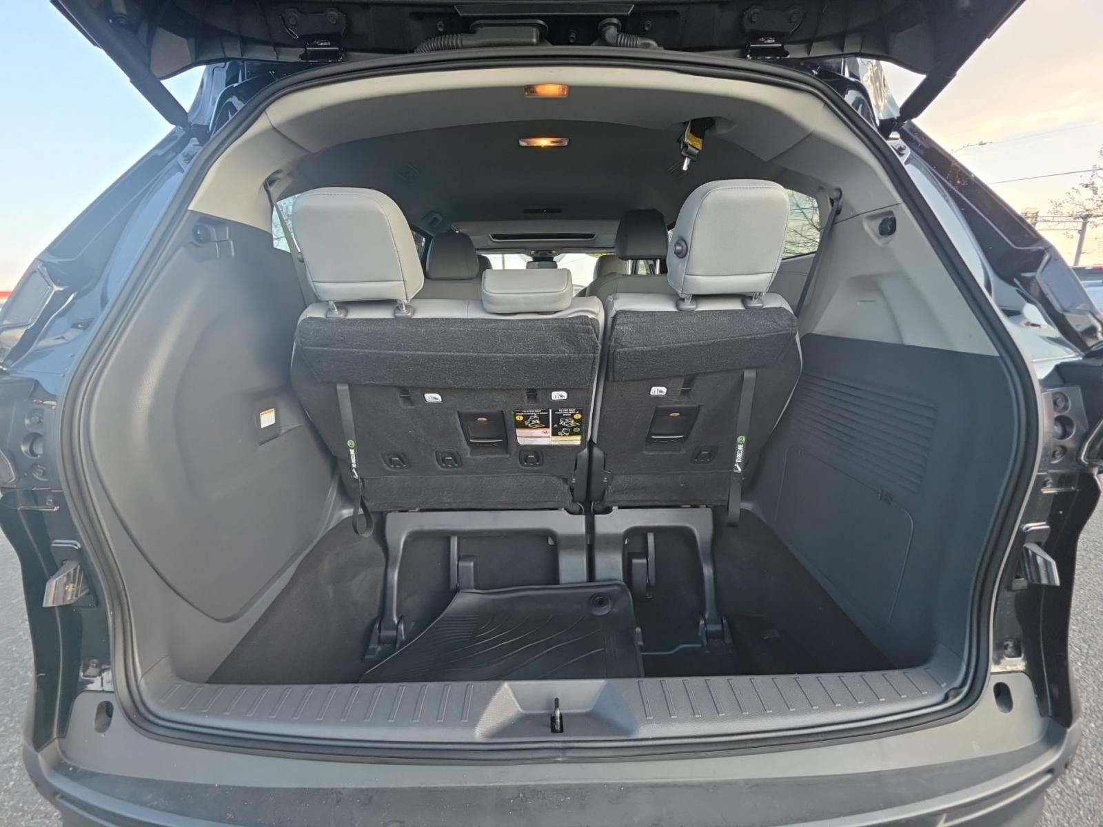 2023 Toyota Sienna XLE FWD