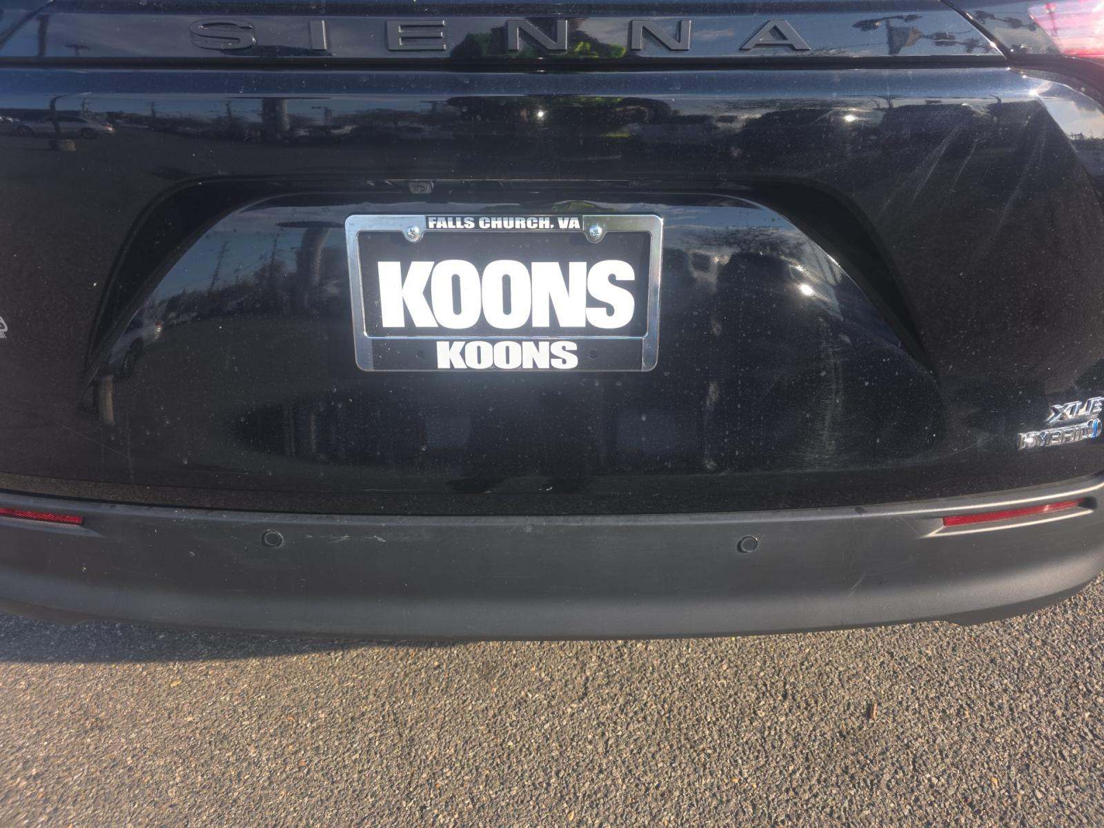 2023 Toyota Sienna XLE FWD