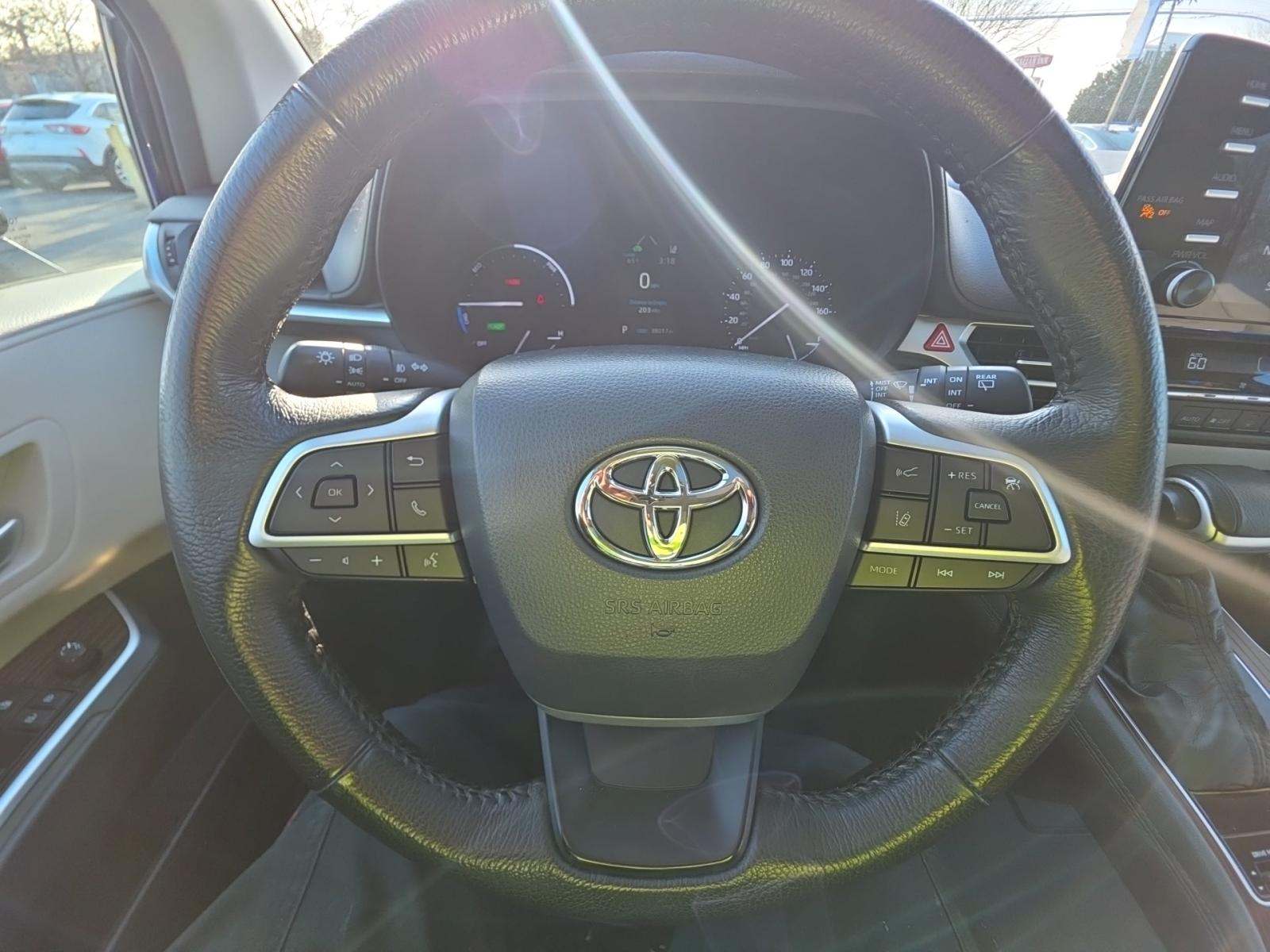 2023 Toyota Sienna XLE FWD