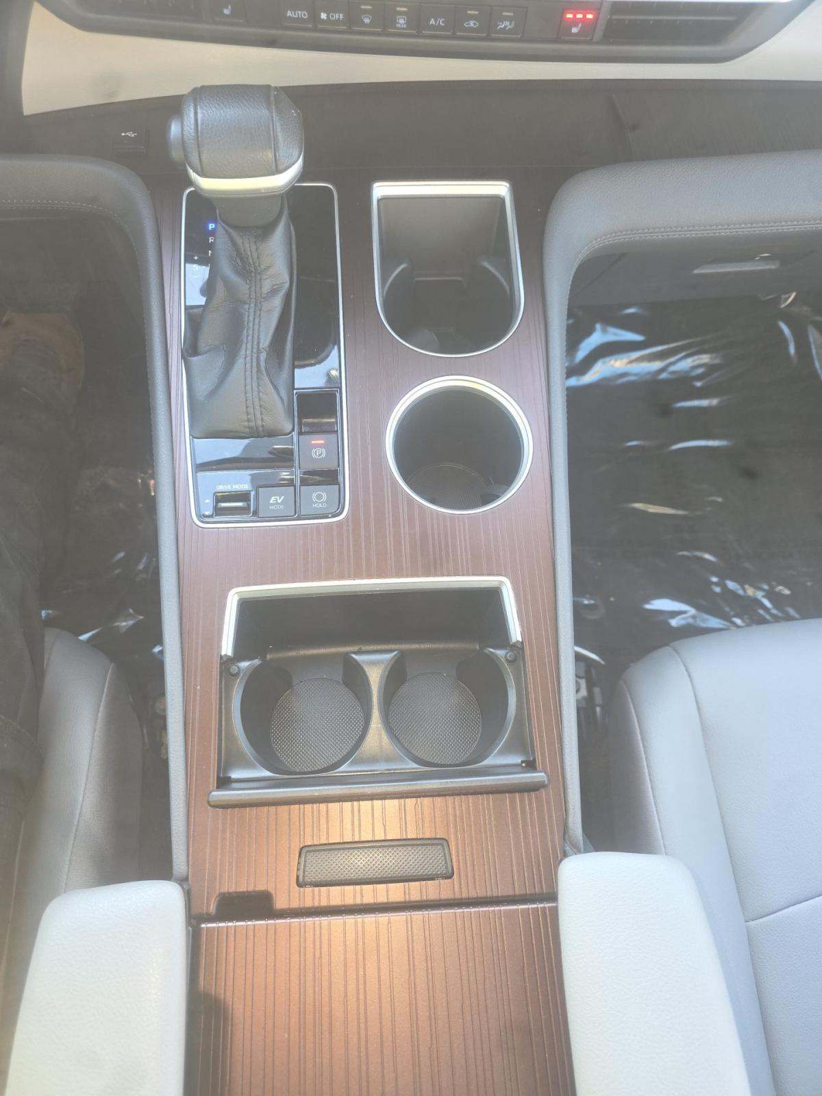 2023 Toyota Sienna XLE FWD