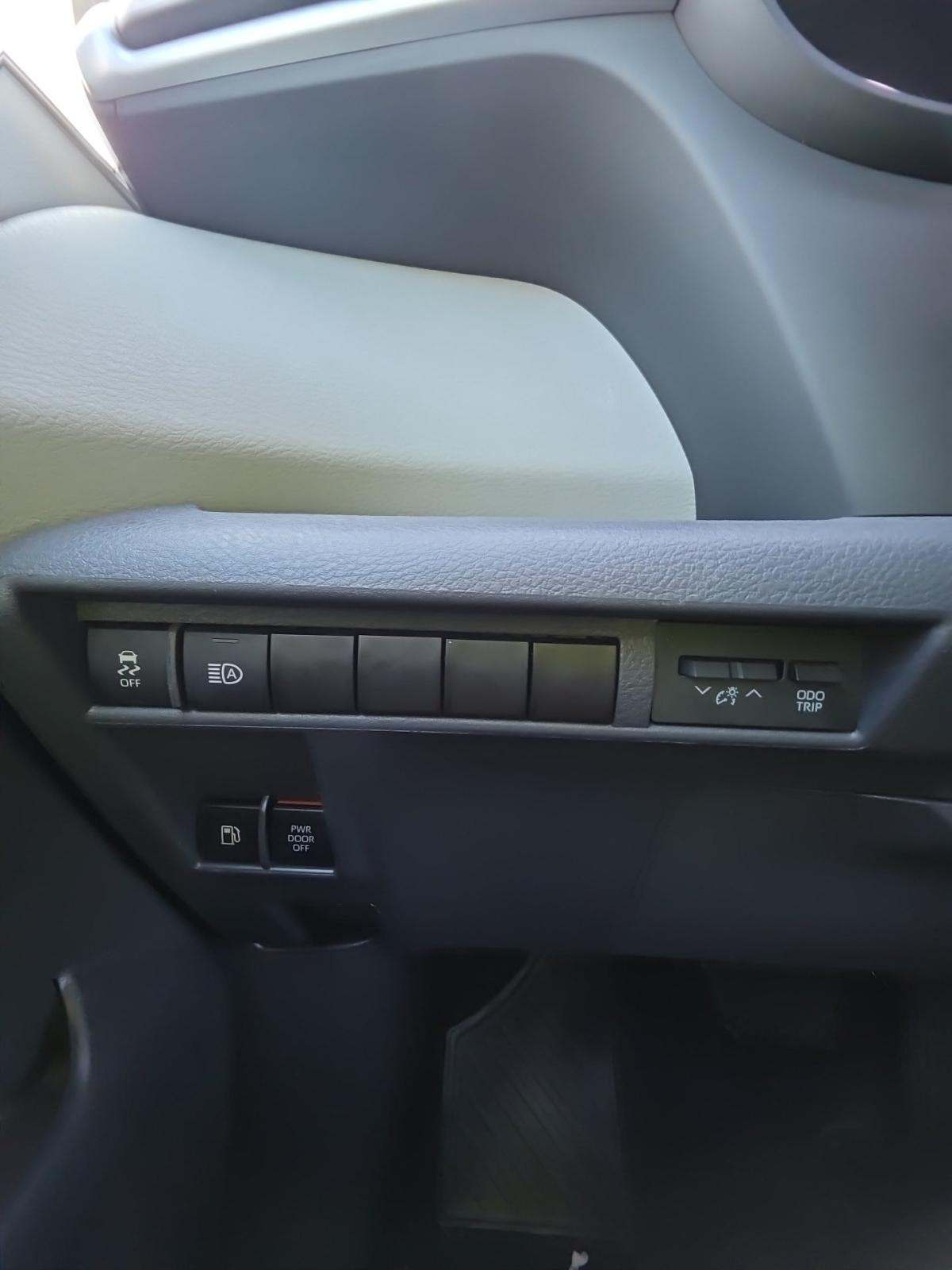 2023 Toyota Sienna XLE FWD