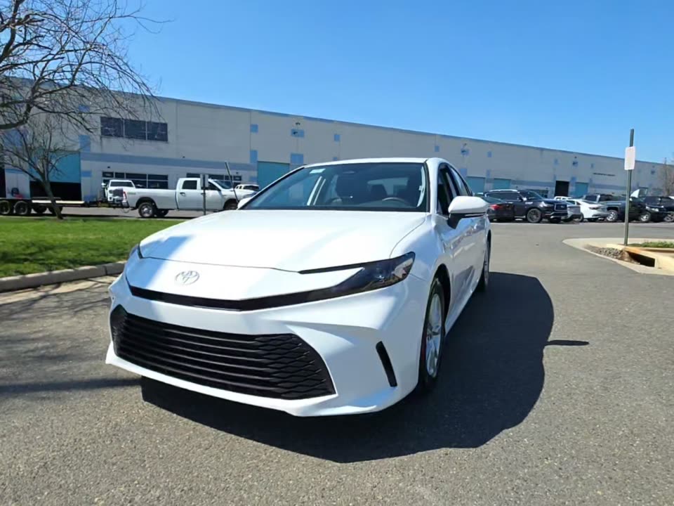 2025 Toyota Camry LE FWD