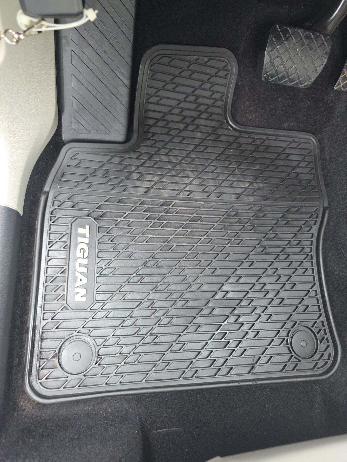 2022 Volkswagen Tiguan 2.0T SE FWD