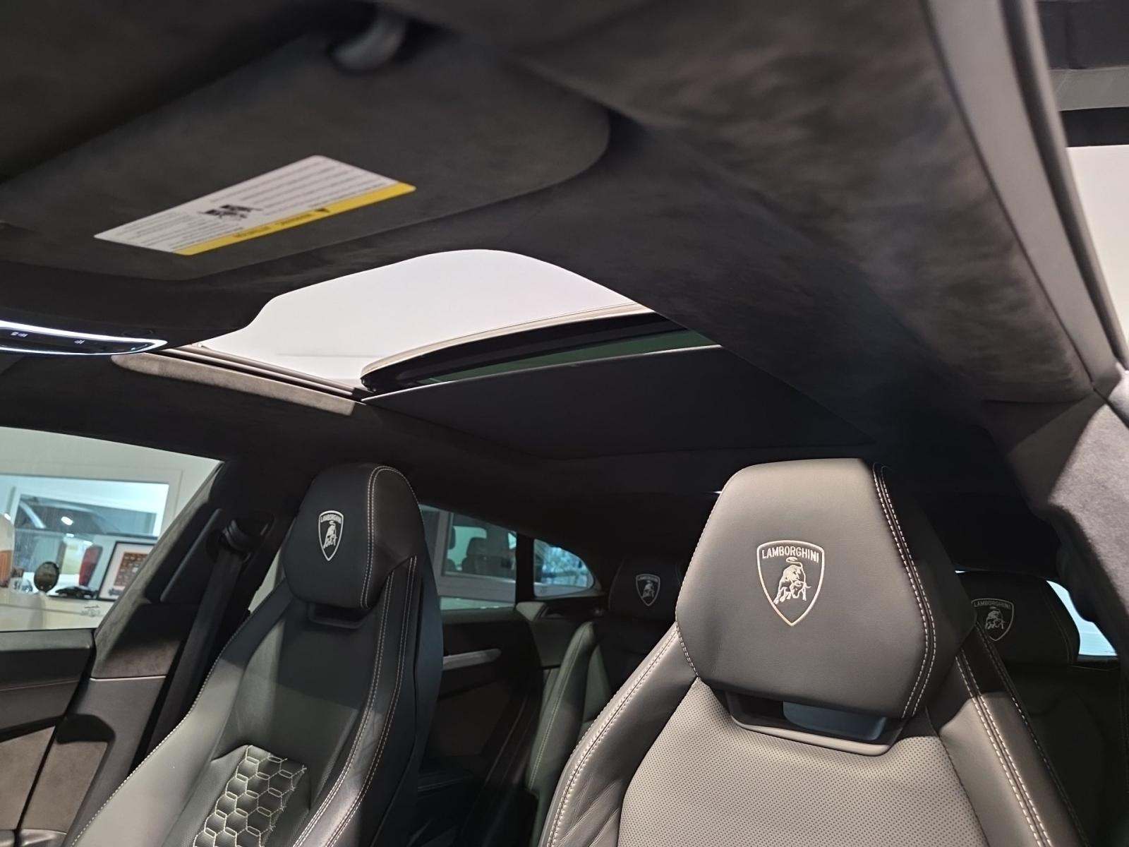 2021 Lamborghini Urus Base AWD