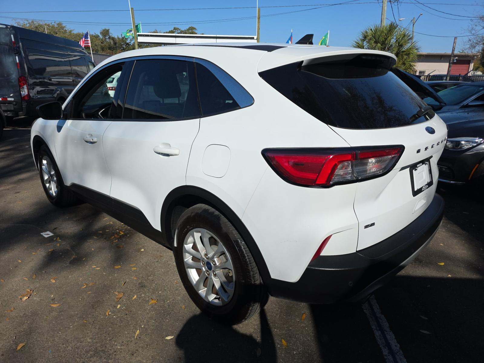 FORD ESCAPE - 2