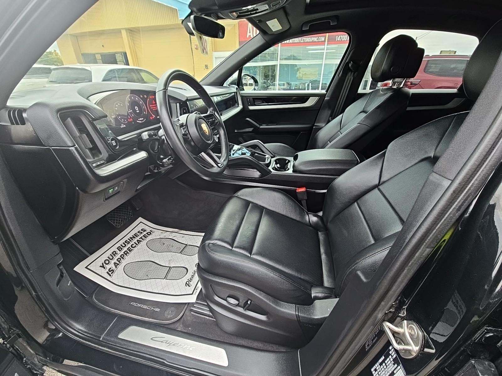 2025 Porsche Cayenne Base AWD