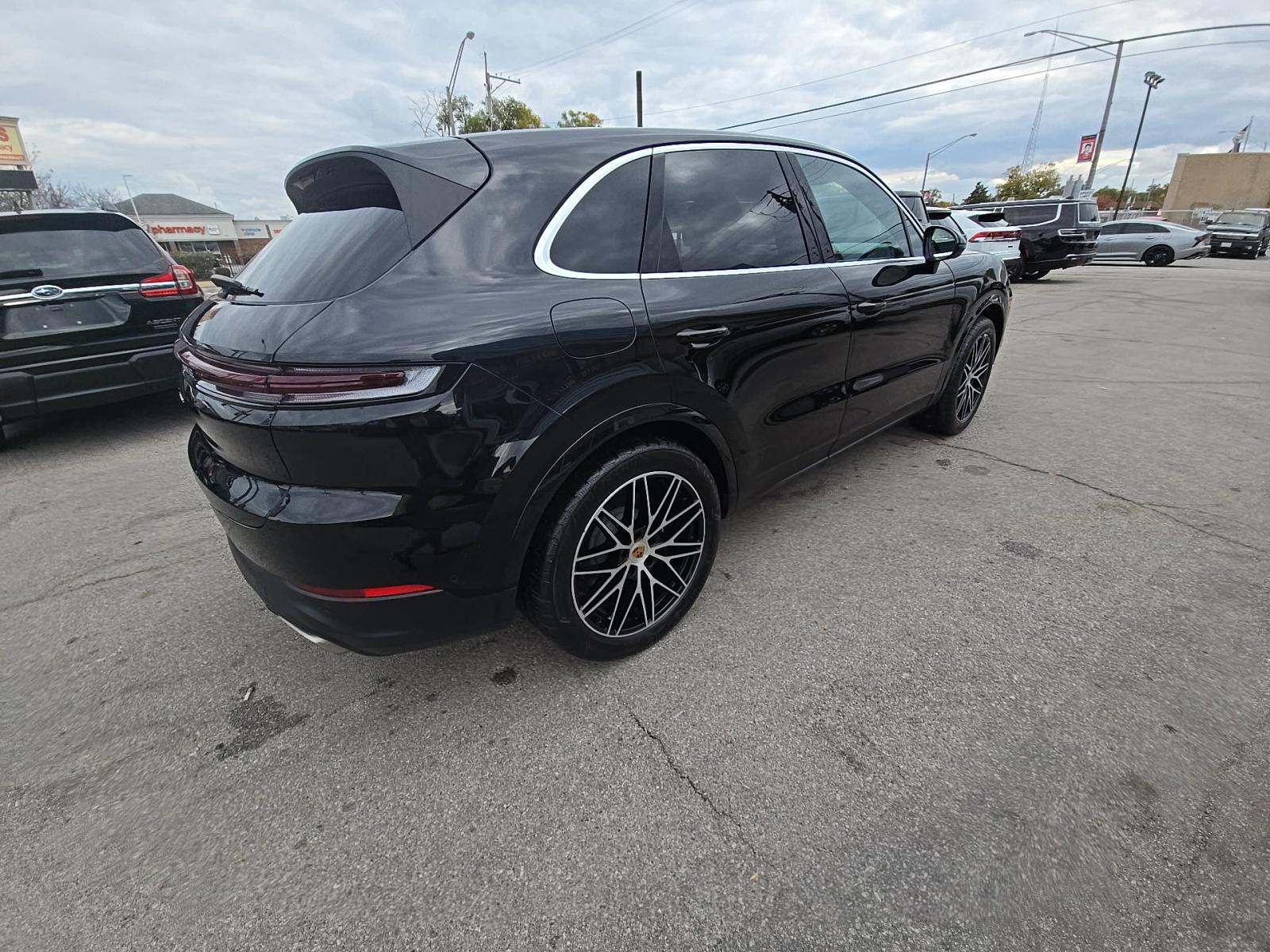 2025 Porsche Cayenne Base AWD