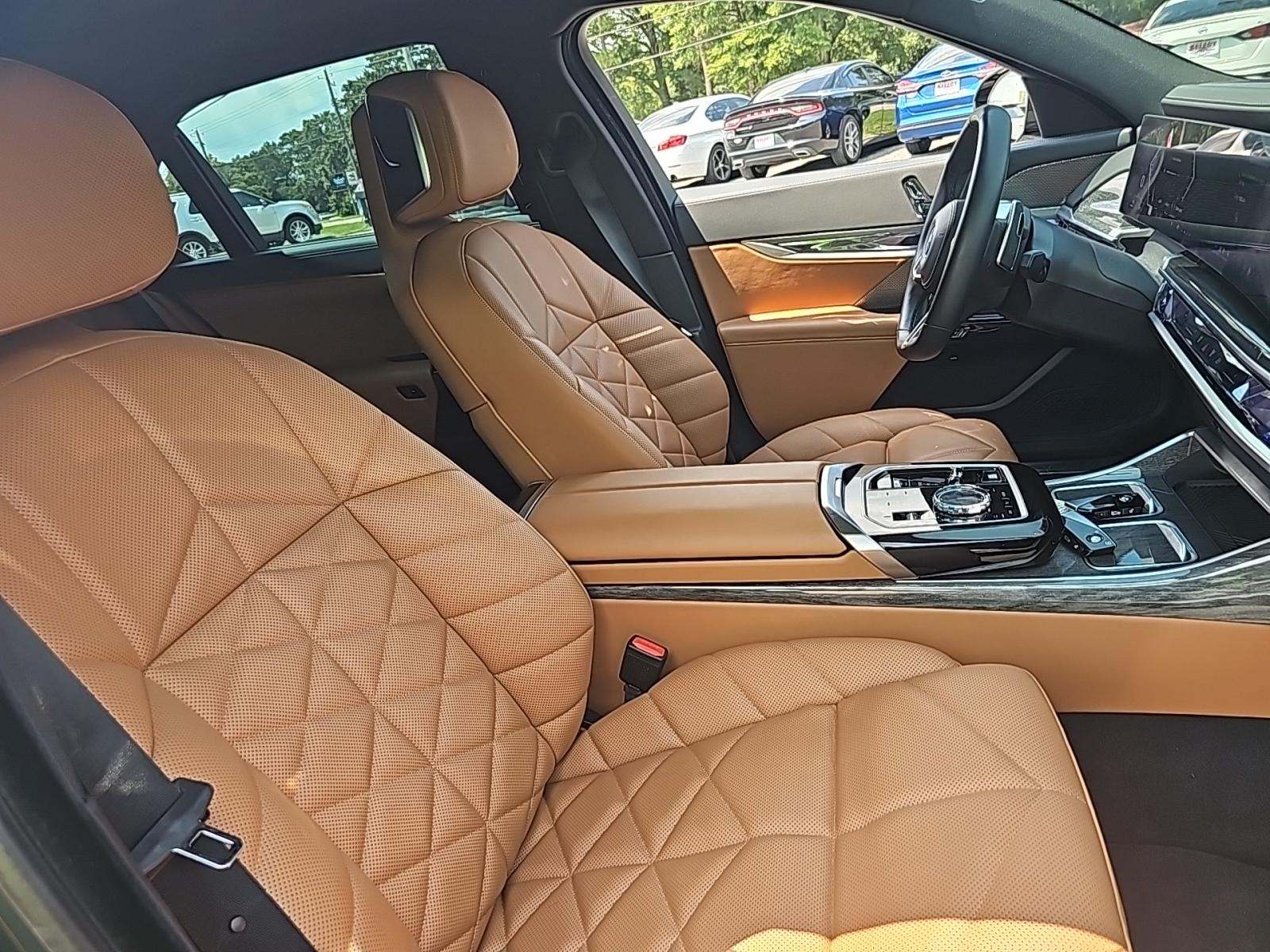 2023 BMW 7 Series 740i RWD