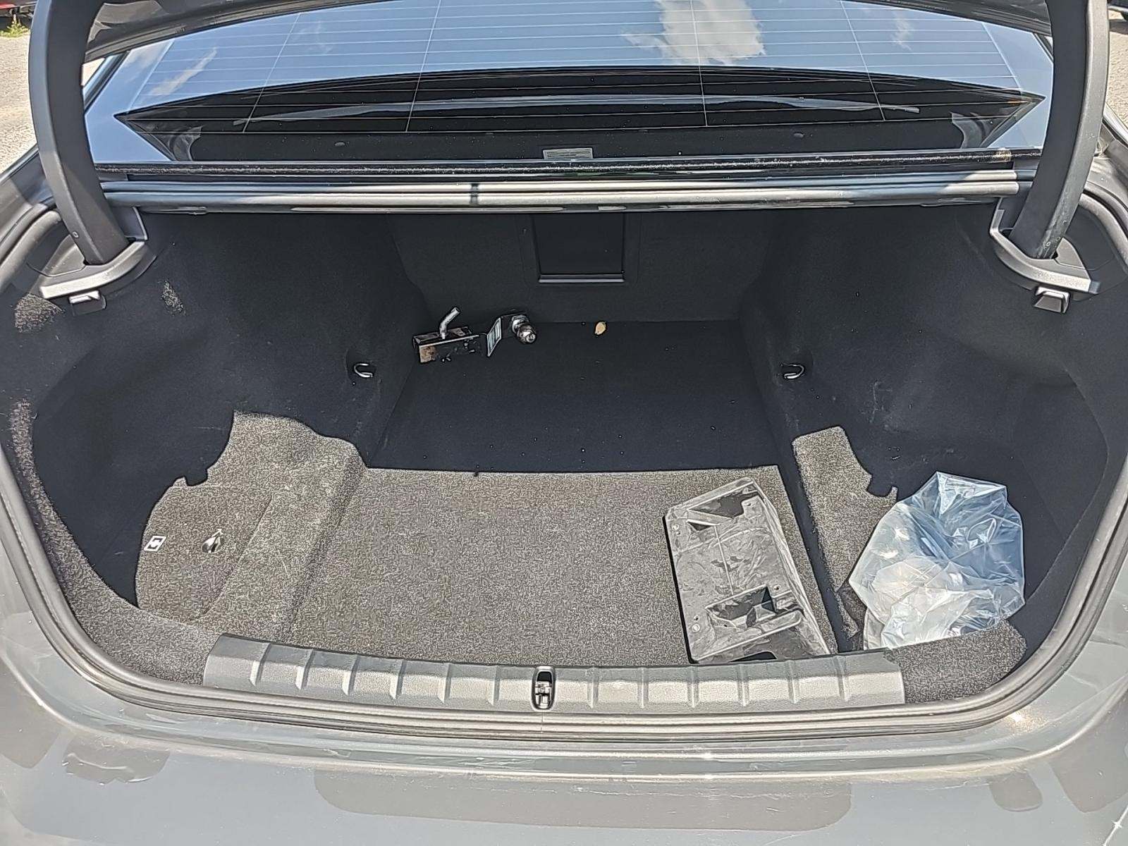 2023 BMW 7 Series 740i RWD