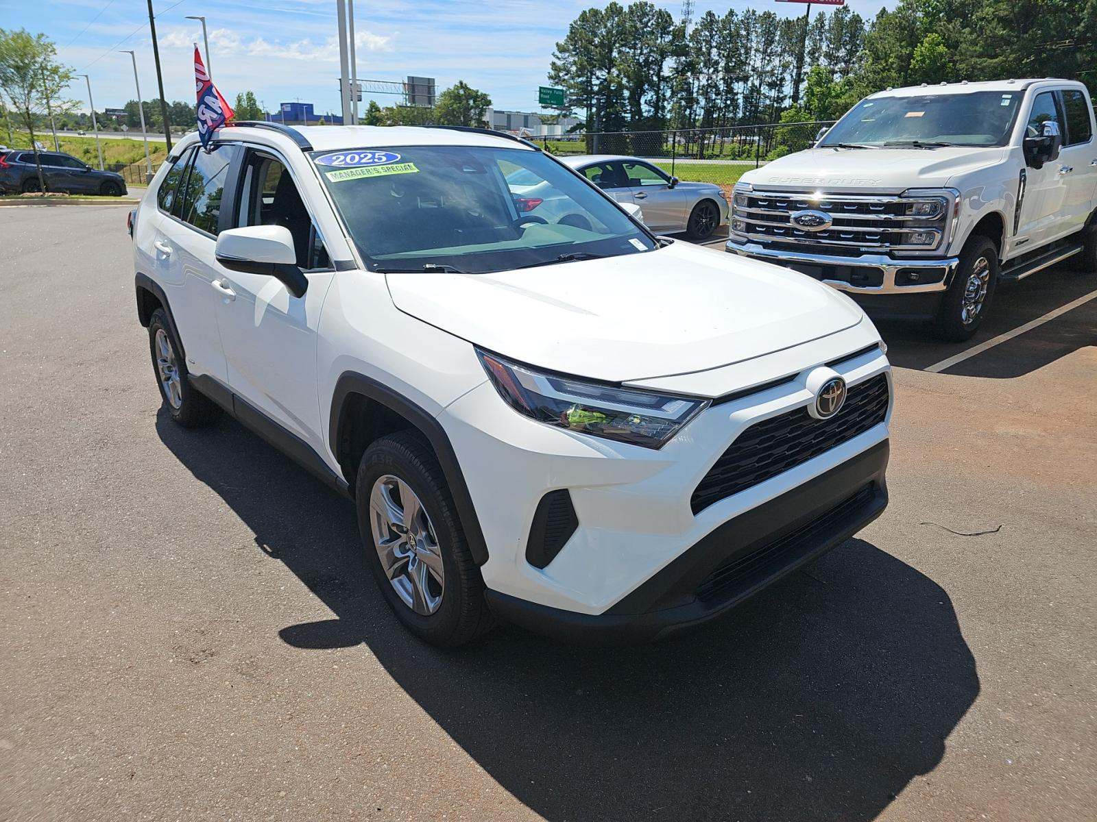 2025 Toyota RAV4 Hybrid XLE AWD