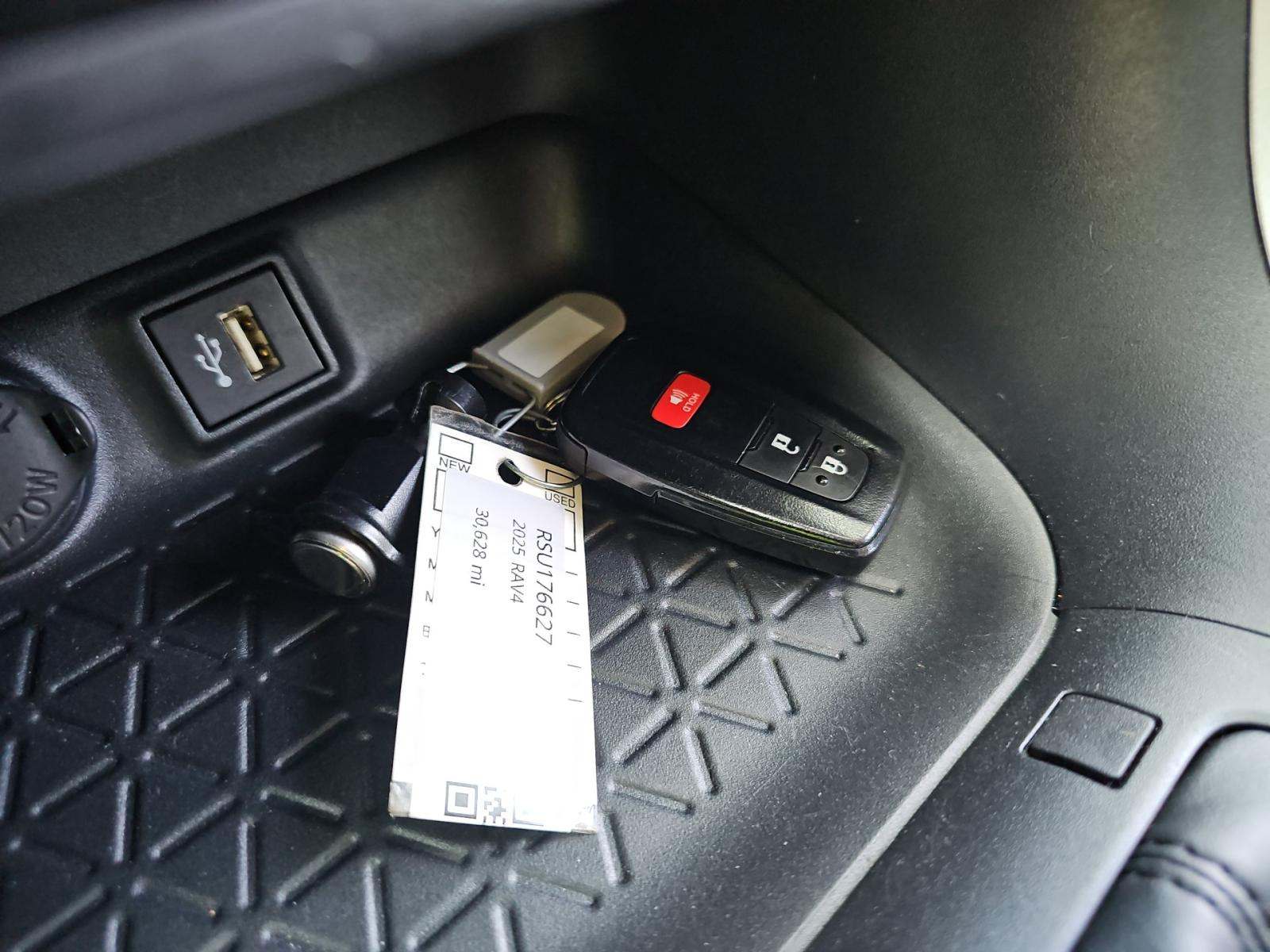 2025 Toyota RAV4 Hybrid XLE AWD