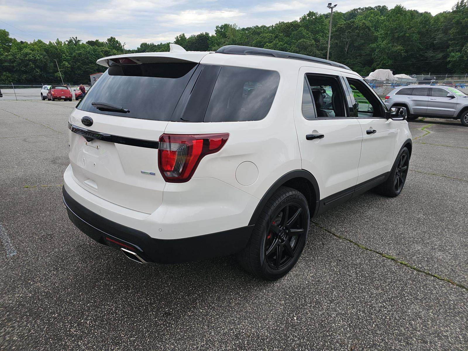 FORD EXPLORER - 3