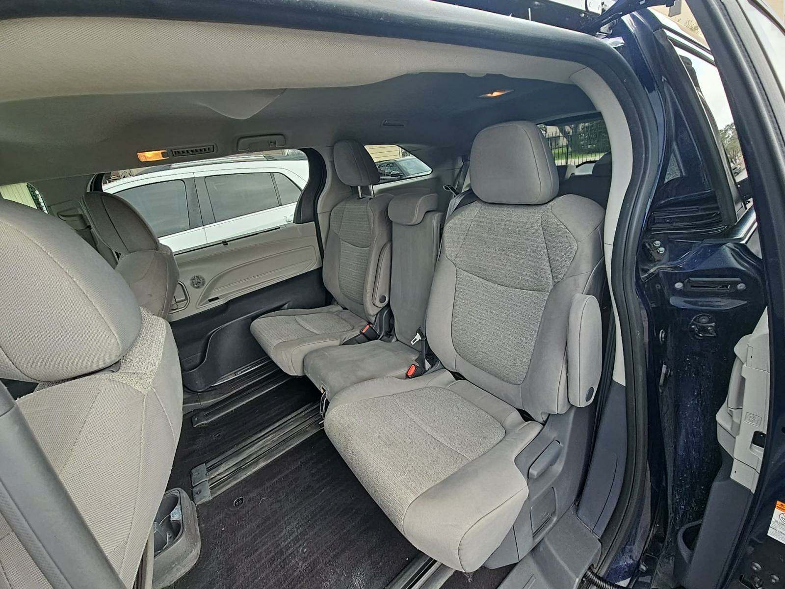 2021 Toyota Sienna LE FWD