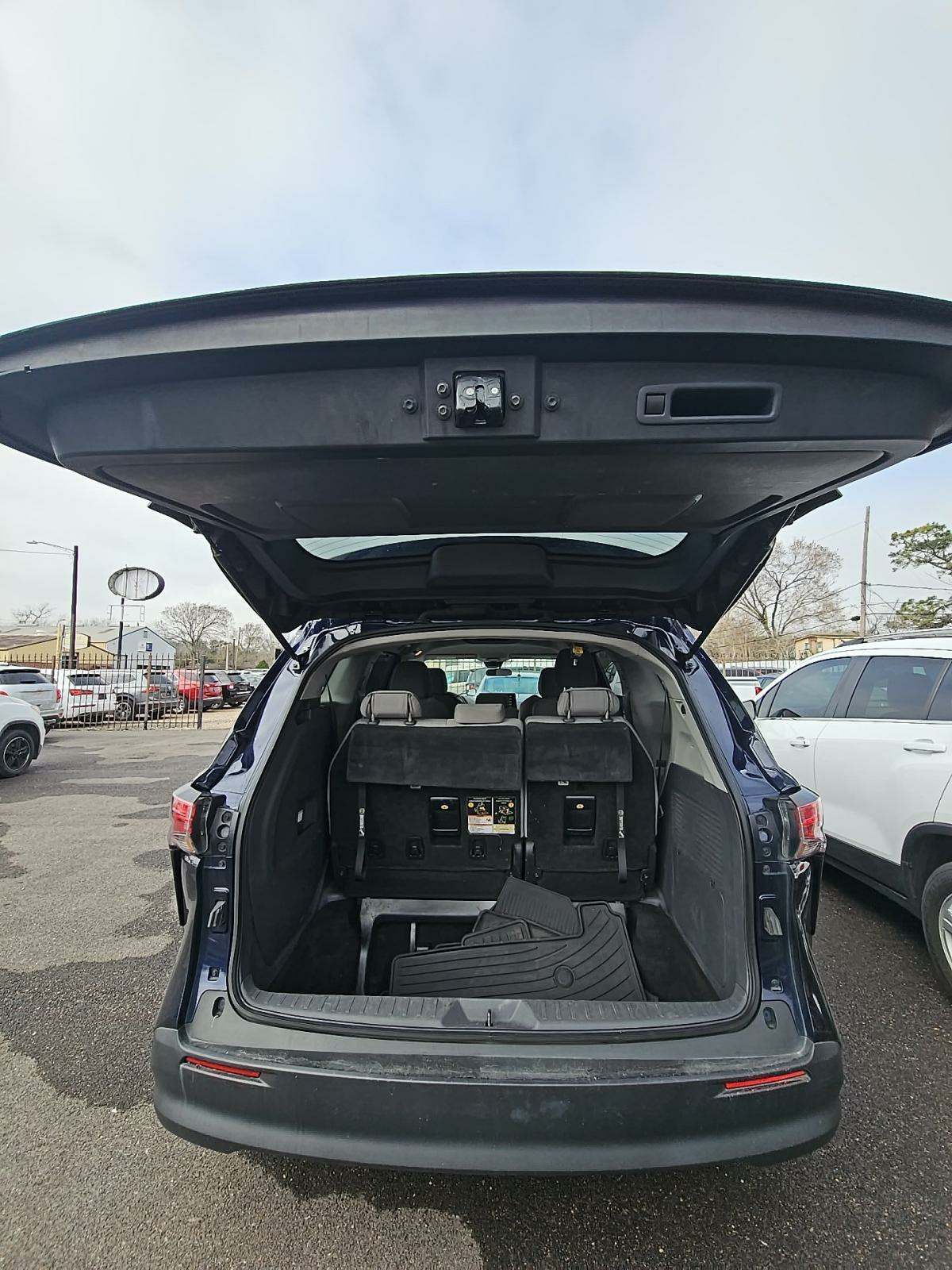 2021 Toyota Sienna LE FWD