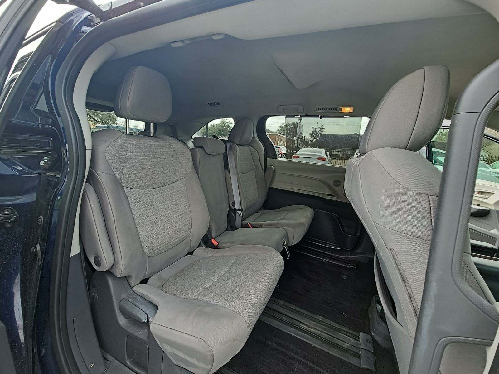 2021 Toyota Sienna LE FWD