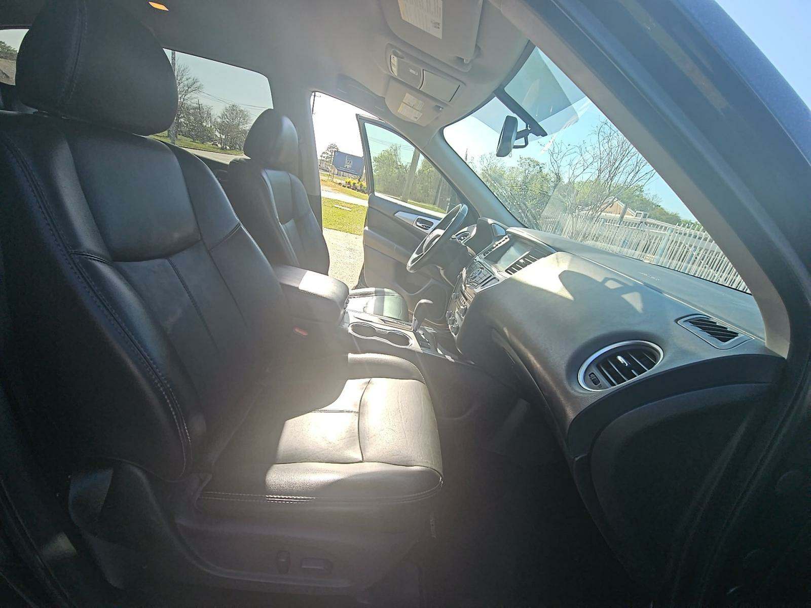 2020 Nissan Pathfinder SL FWD