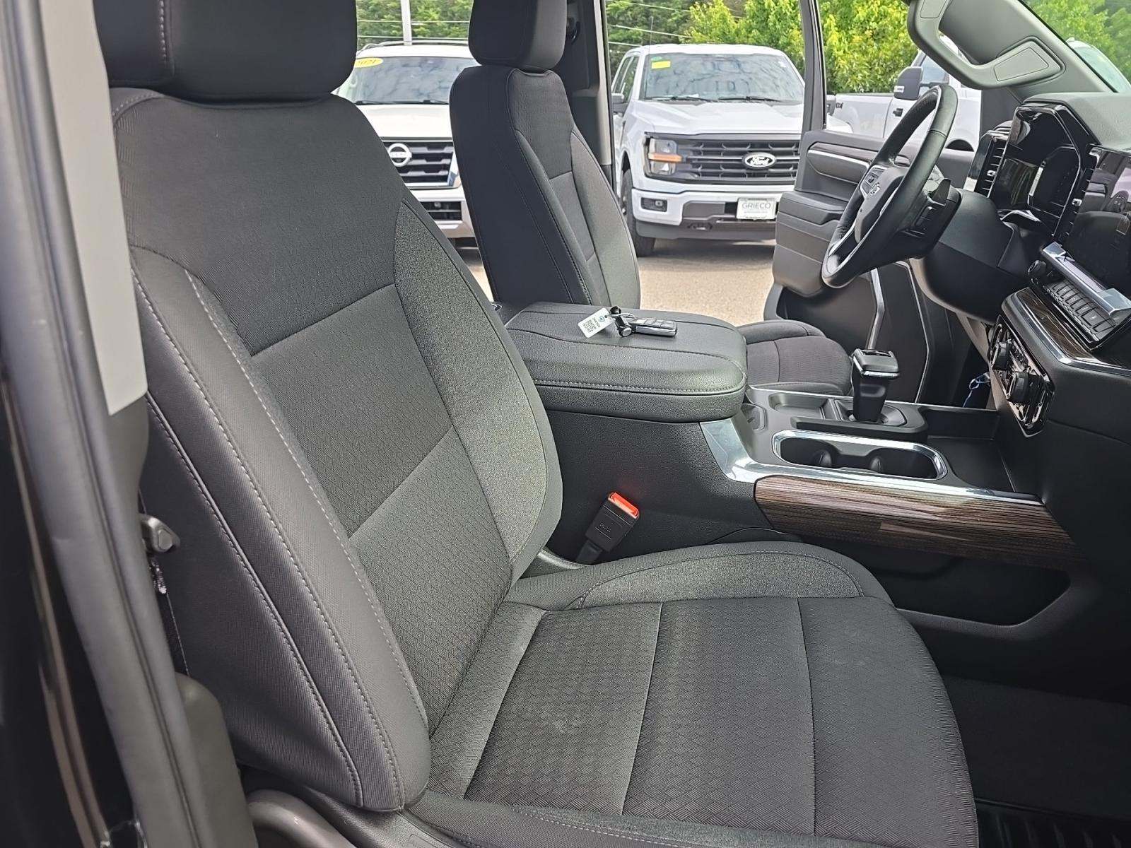2023 Chevrolet Silverado 1500 RST AWD