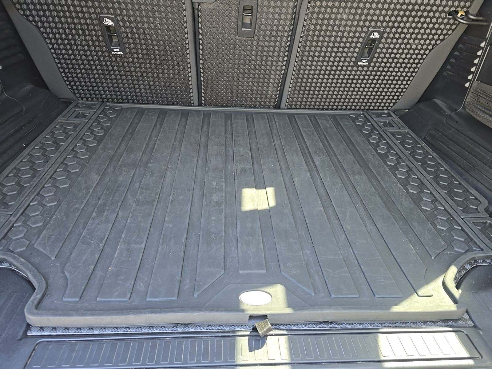 2022 Land Rover Defender 110 X-Dynamic HSE AWD