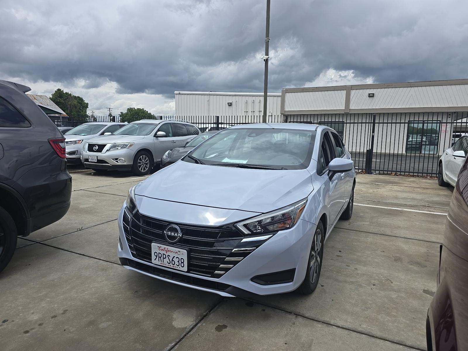 NISSAN VERSA - 1