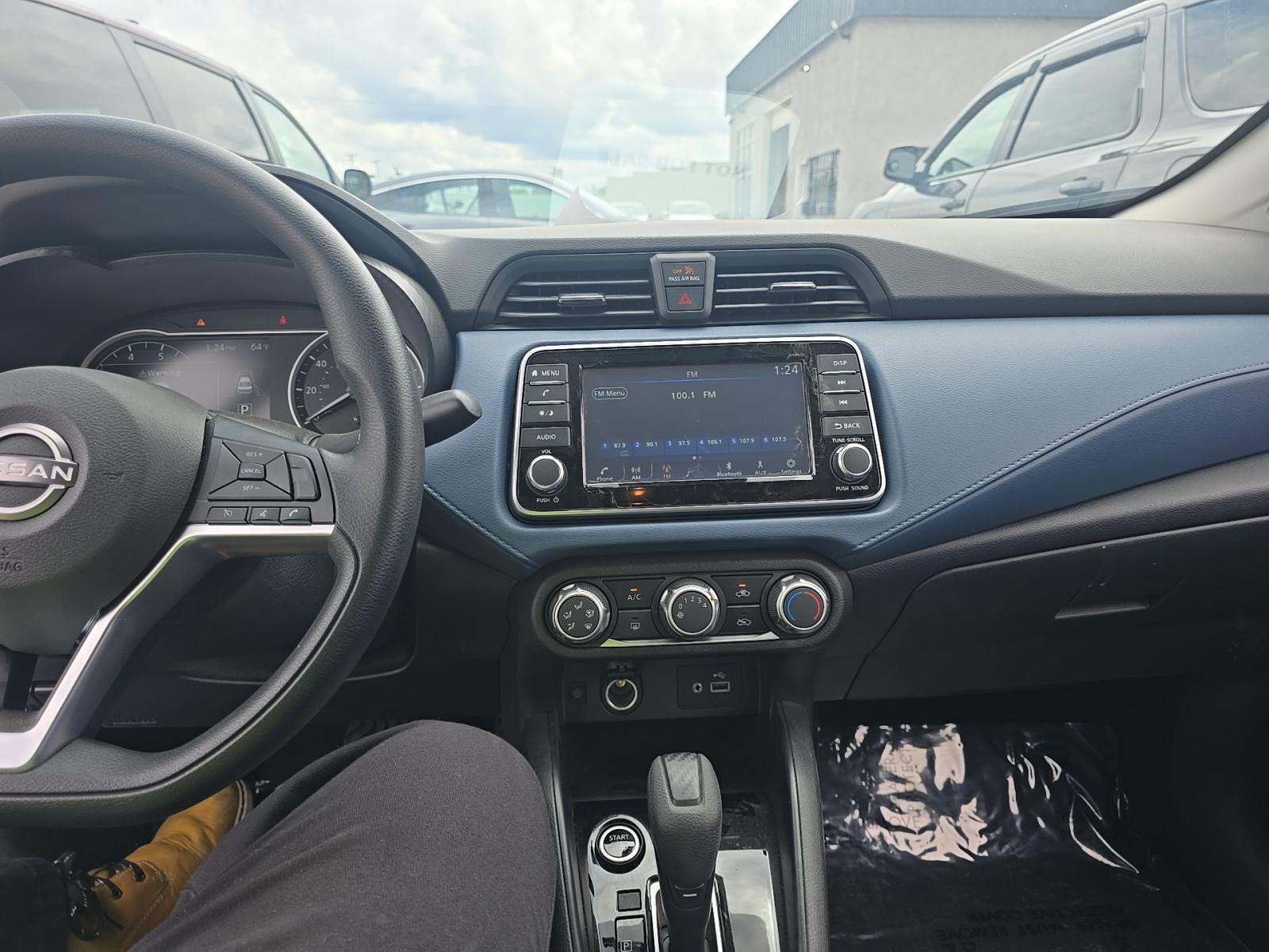 NISSAN VERSA - 10