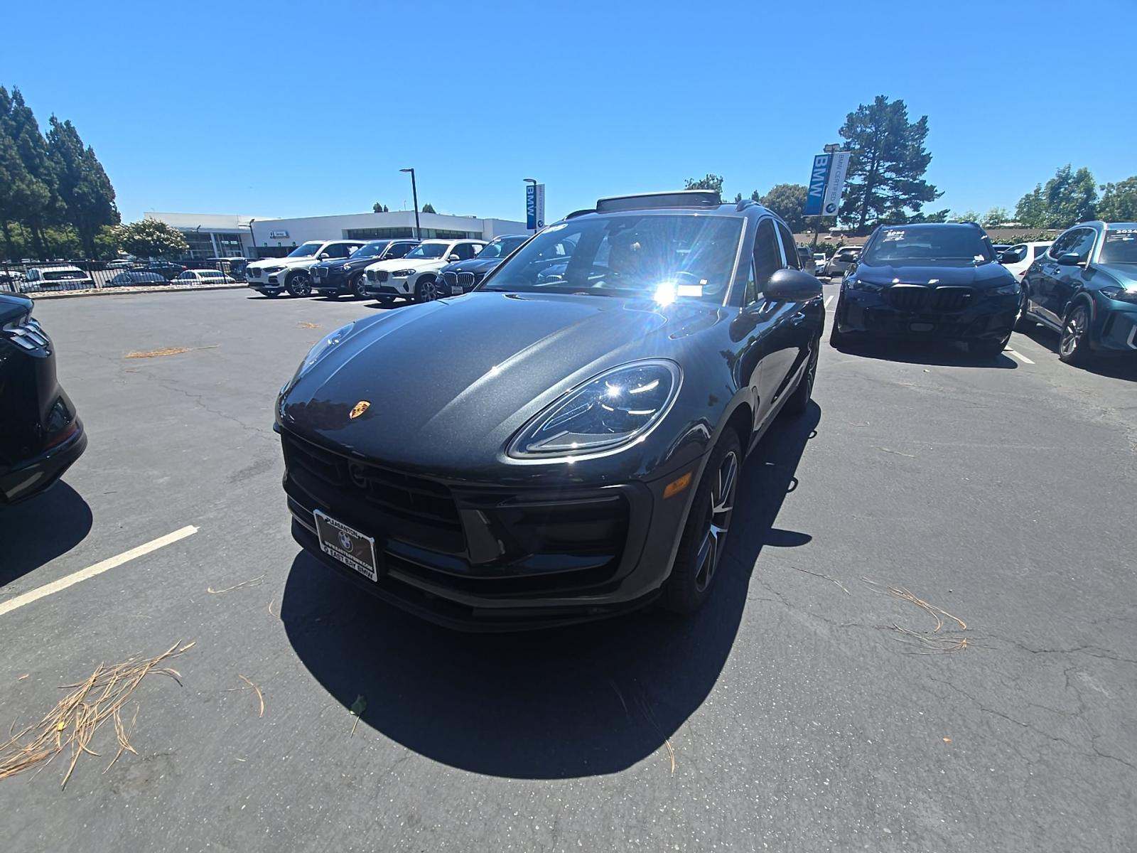 2025 Porsche Macan Base AWD