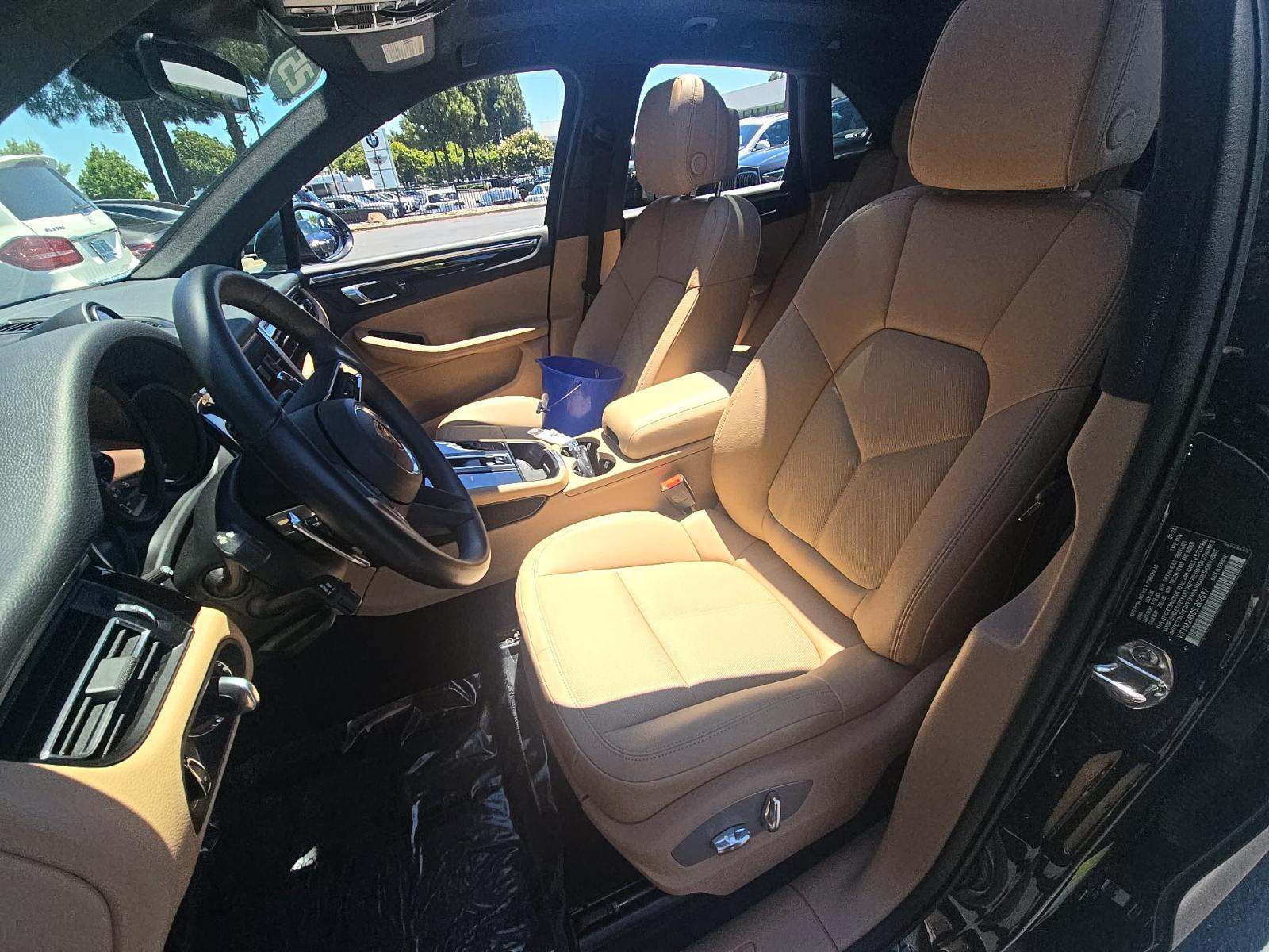 2025 Porsche Macan Base AWD