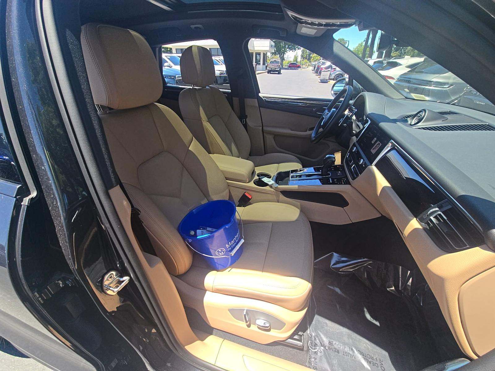 2025 Porsche Macan Base AWD