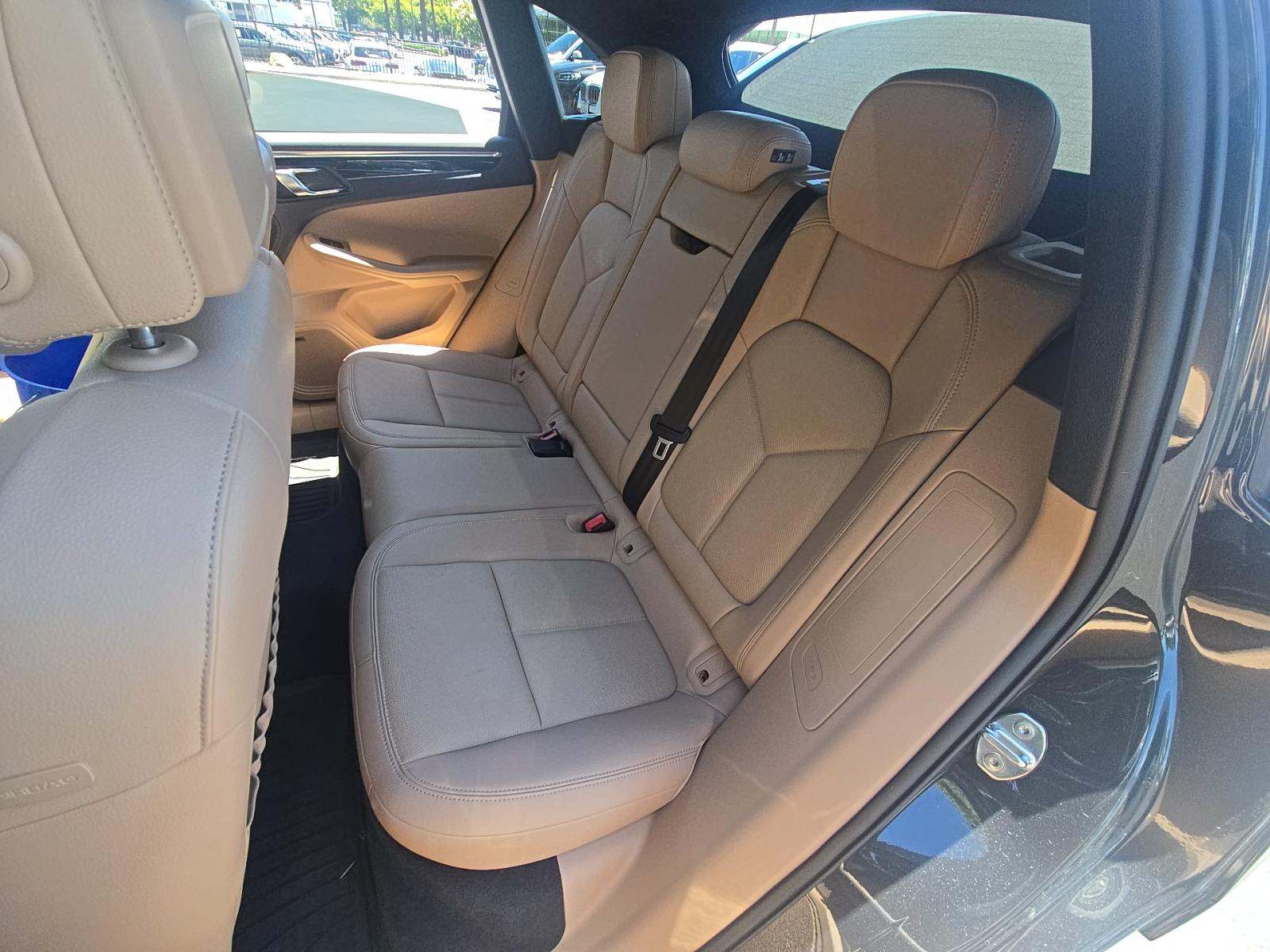 2025 Porsche Macan Base AWD