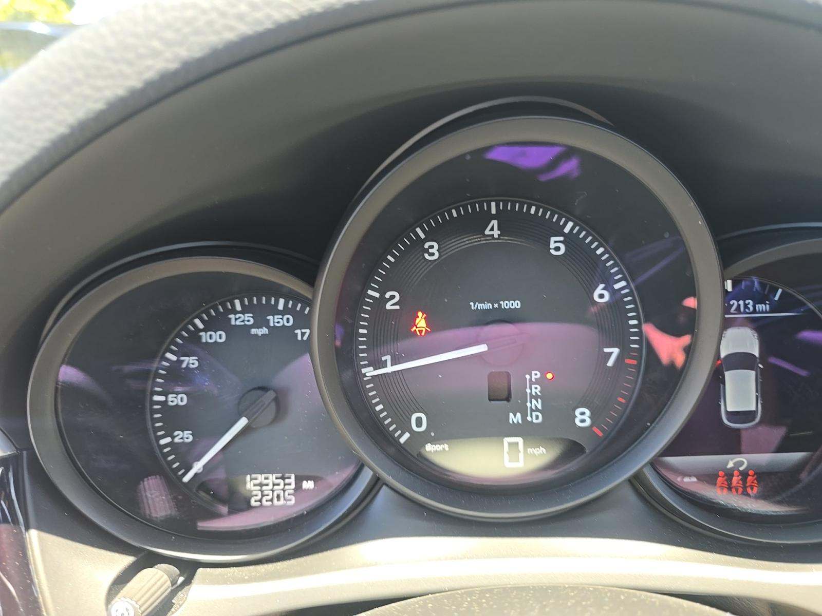 2025 Porsche Macan Base AWD