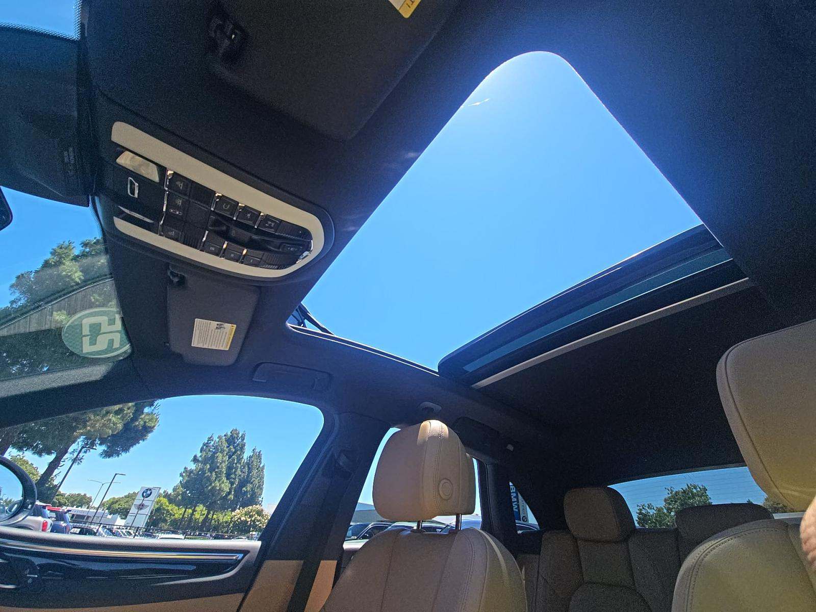 2025 Porsche Macan Base AWD