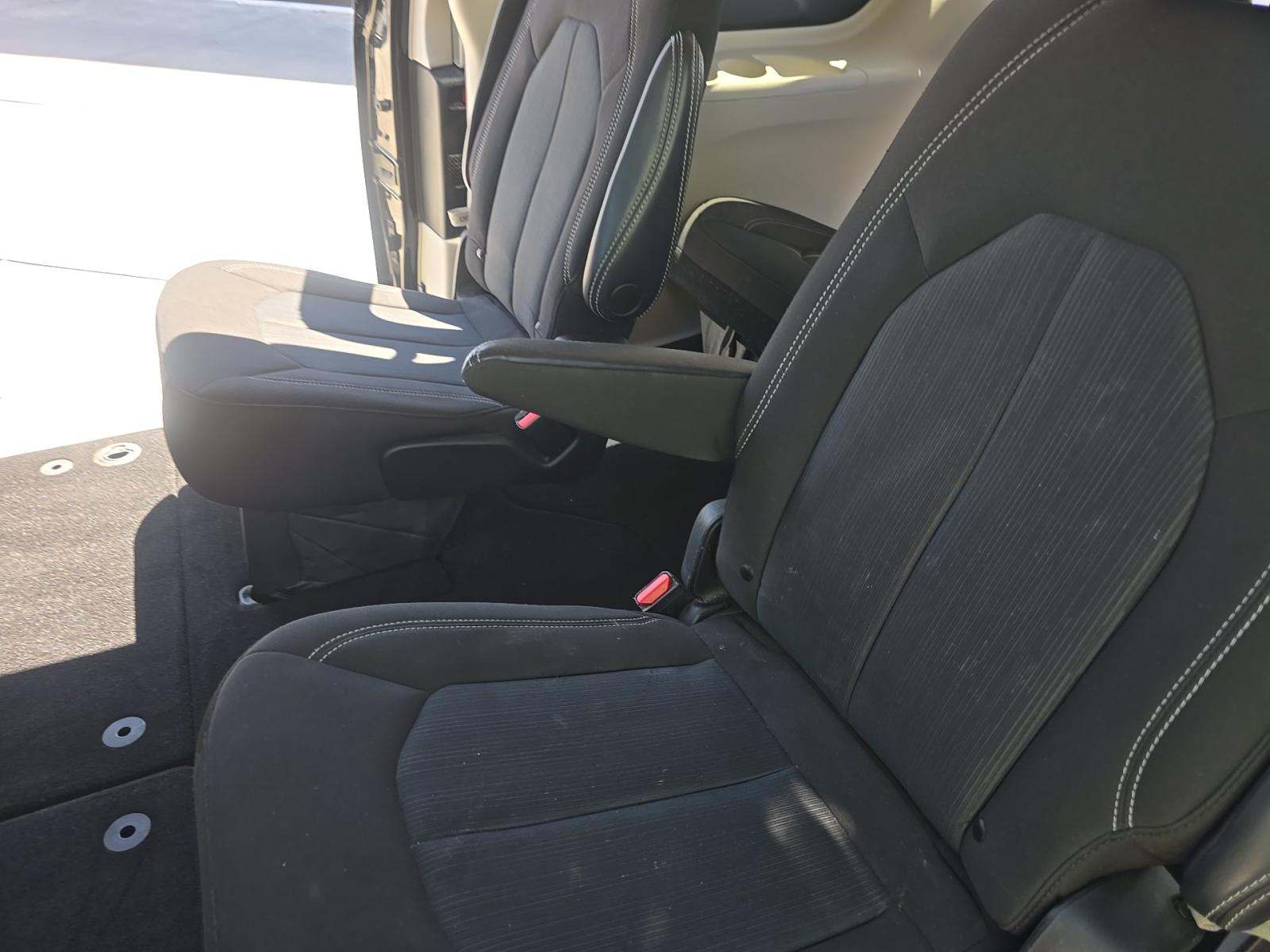CHRYSLER VOYAGER - 9