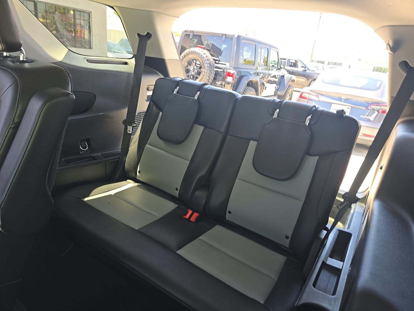 FORD EXPLORER - 10