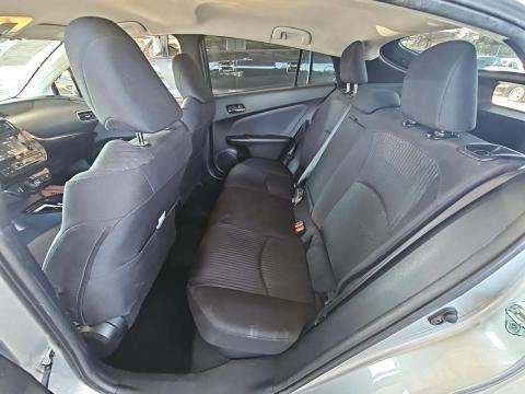 2016 Toyota Prius Three FWD