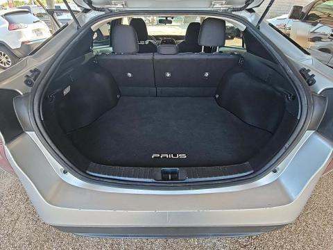 2016 Toyota Prius Three FWD