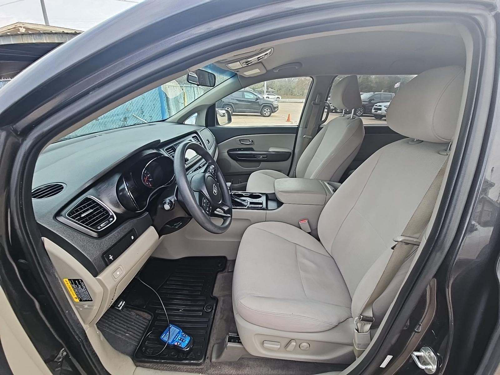 2020 Kia Sedona LX FWD