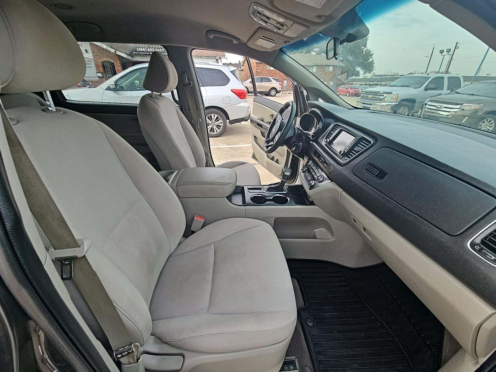 2020 Kia Sedona LX FWD