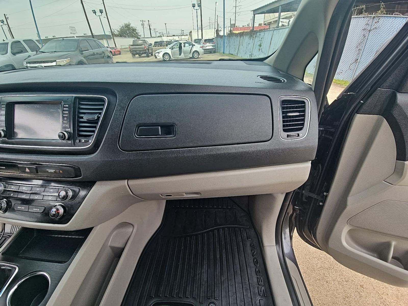 2020 Kia Sedona LX FWD