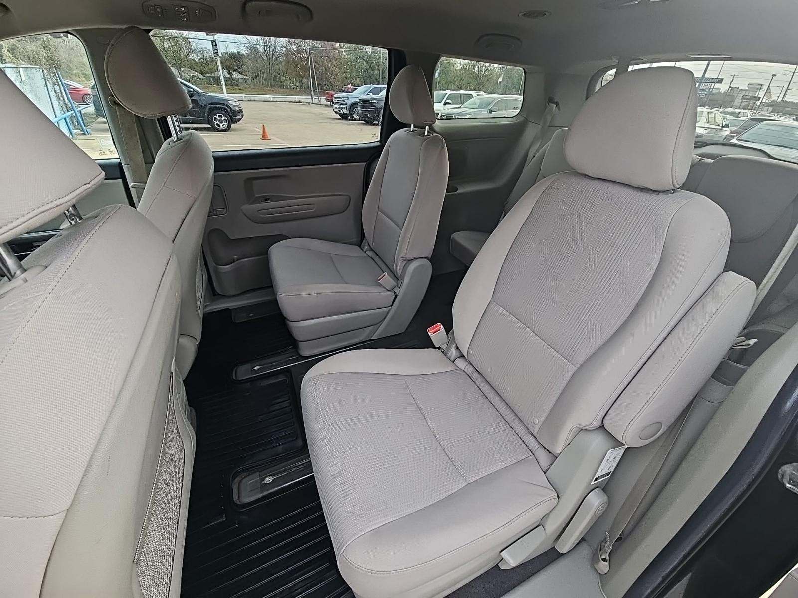 2020 Kia Sedona LX FWD