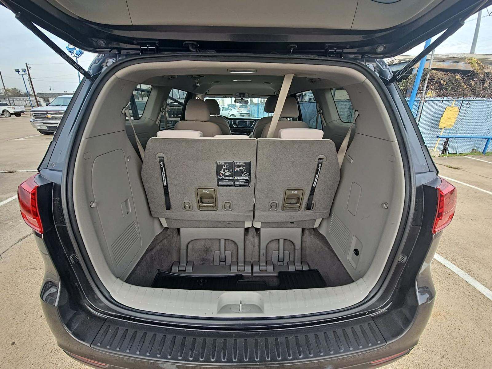 2020 Kia Sedona LX FWD