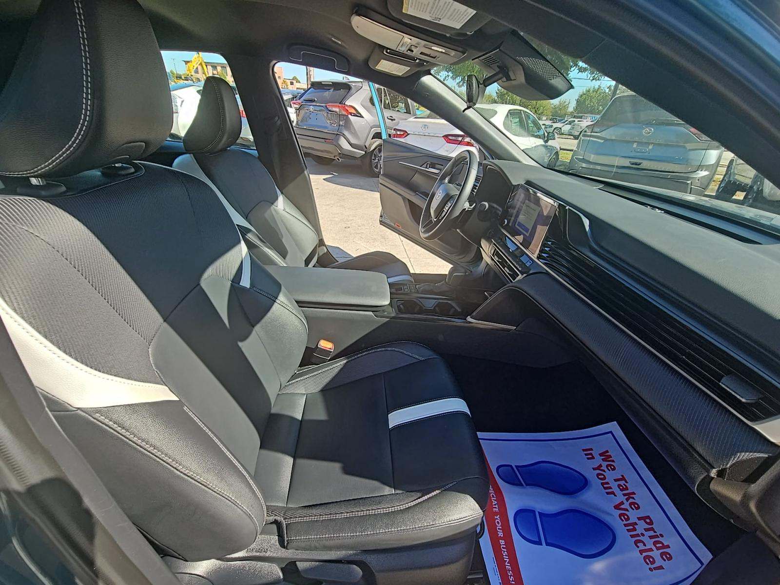 2025 Toyota Camry SE FWD