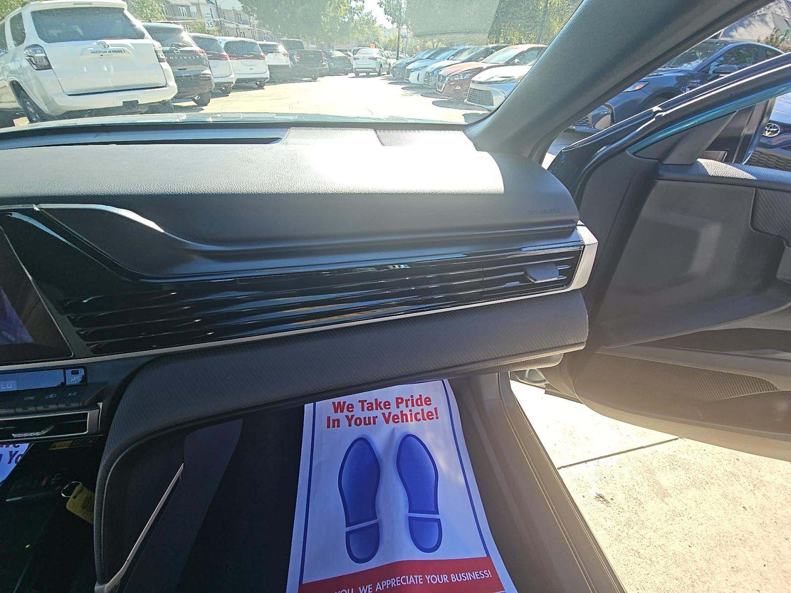 2025 Toyota Camry SE FWD